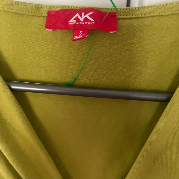 Anne Klein sport top bamboo wooden oring Rutched Vneck green soft buttery soft - Picture 2 of 6